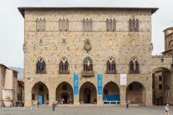 LAPILLI 1 Leggere la città Pistoia Palazzo comunale